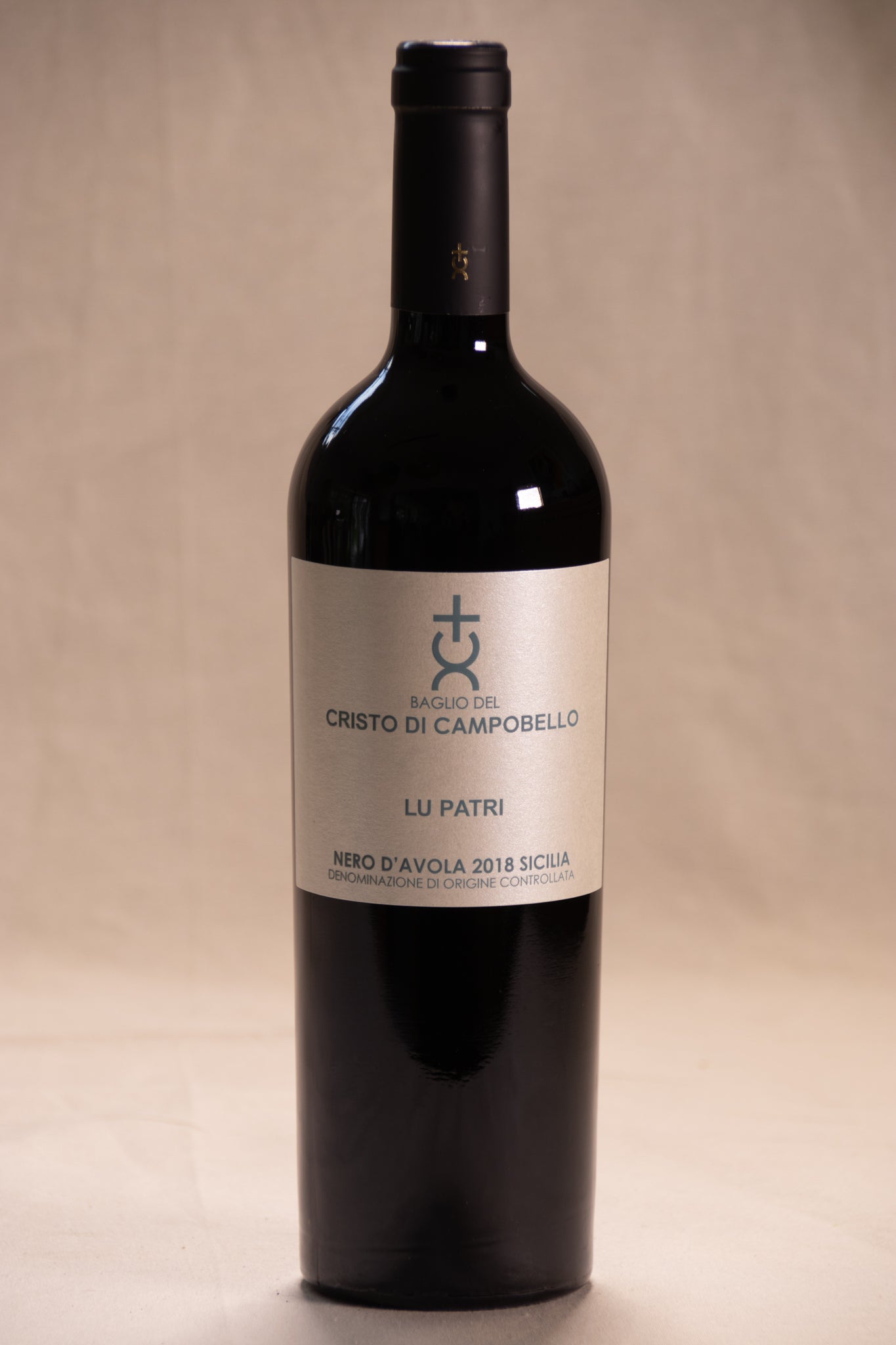 Sicilia “Lu Patri” Nero d'Avola 2019, rood (per 6); Flesprijs € 34,50