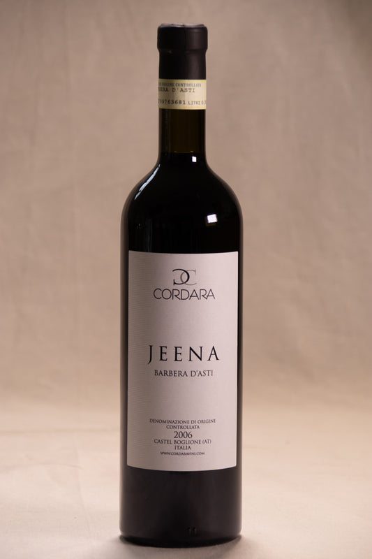Jeena Barbera Asti 2006 (!) Rood (per 6); Flesprijs € 22,--